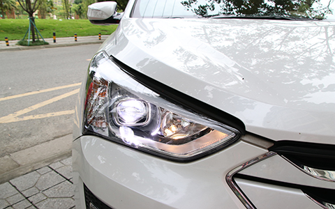 現(xiàn)代新勝達車燈改裝升級