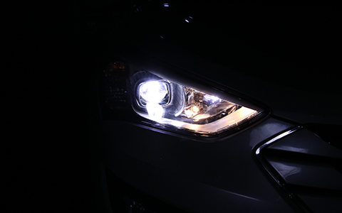 現(xiàn)代新勝達車燈改裝升級