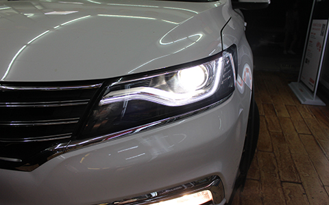 成都天一車(chē)燈榮威RX5車(chē)燈升級(jí)效果