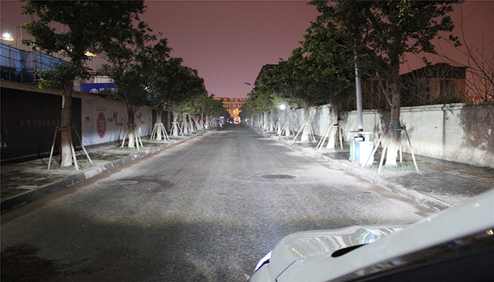 成都天一改車燈氙氣燈透鏡遠(yuǎn)光實(shí)拍