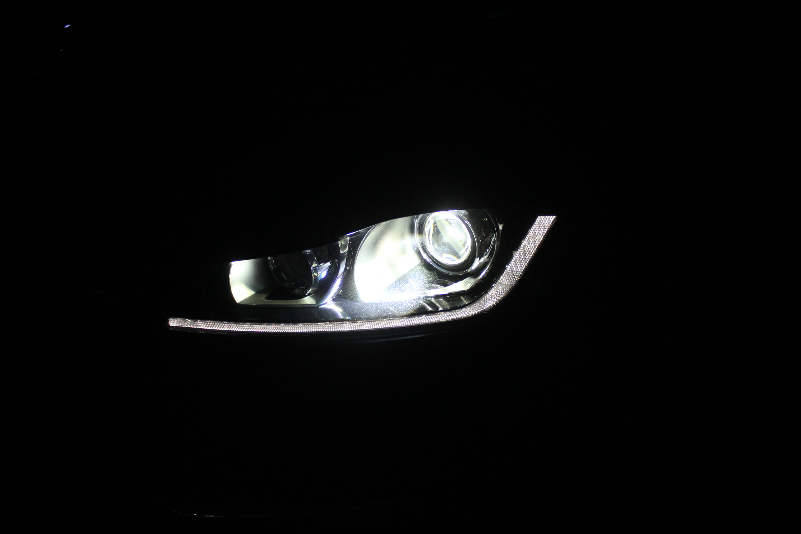 捷豹XF改燈效果展示 捷豹XF改燈效果展示