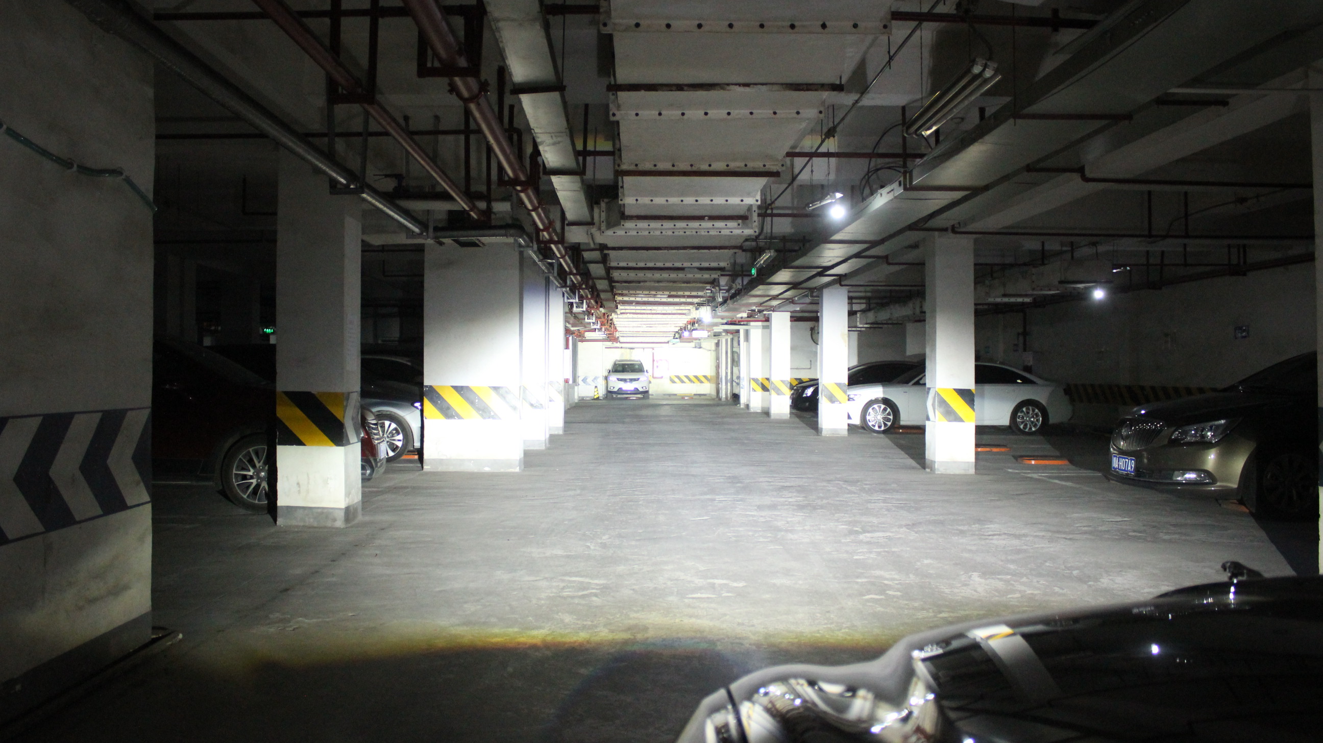 成都捷豹XF升級LED透鏡遠(yuǎn)光效果實(shí)拍 成都捷豹XF升級LED透鏡遠(yuǎn)光效果實(shí)拍