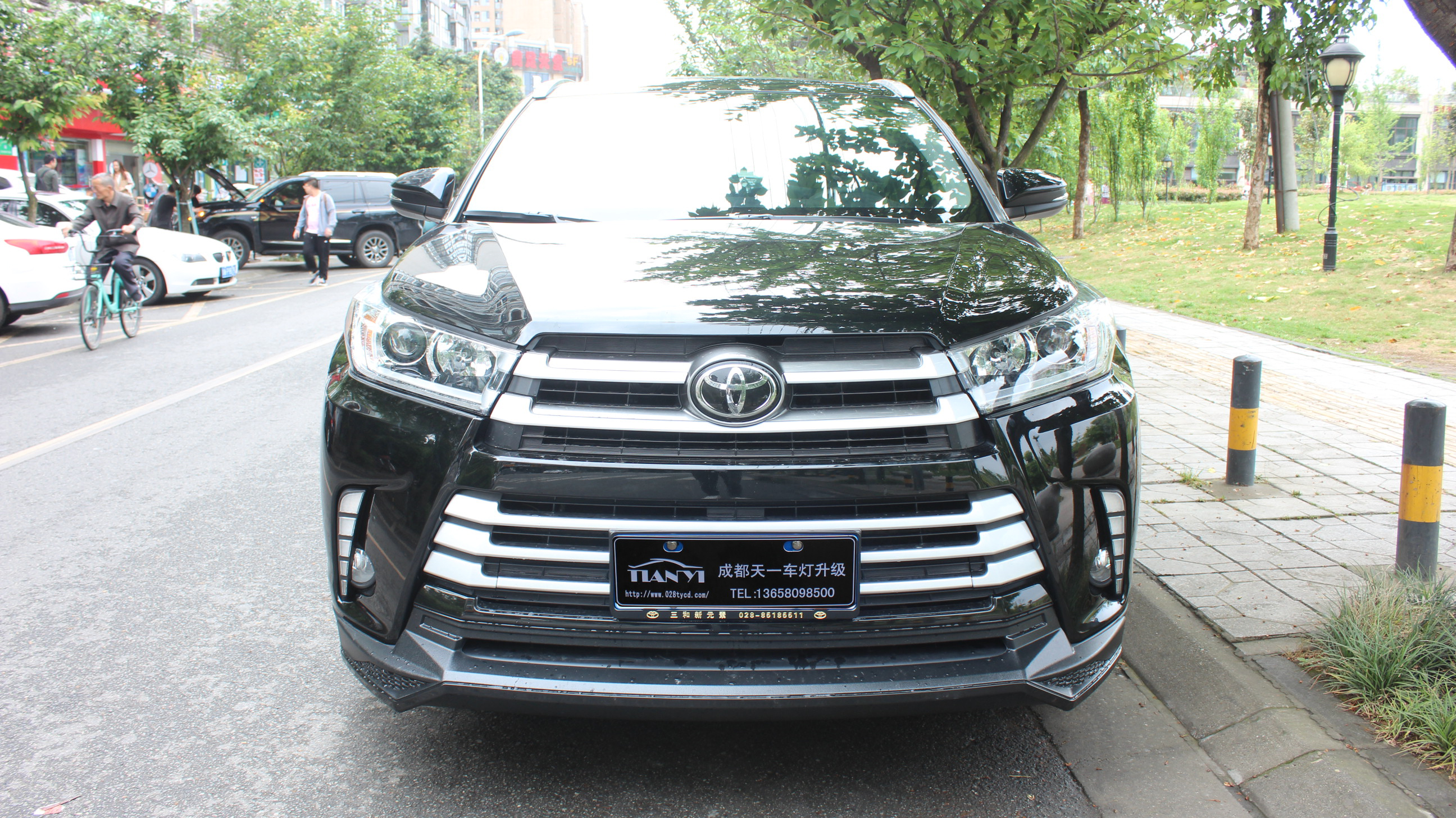 成都天一車燈新漢蘭達車燈改裝米石LED雙光透鏡效果展示