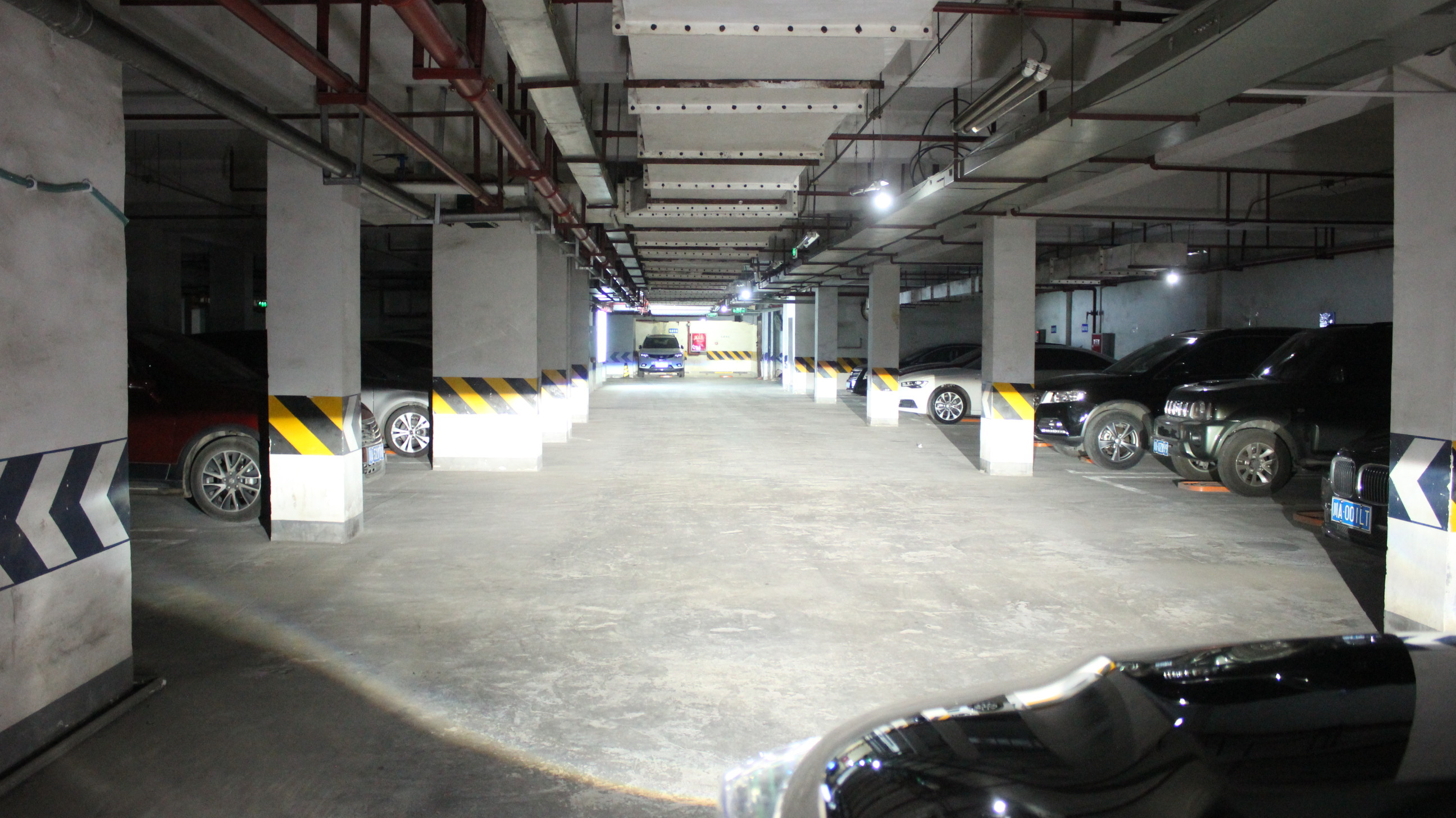 成都天一車燈新漢蘭達車燈改裝米石LED雙光透鏡近光效果展示