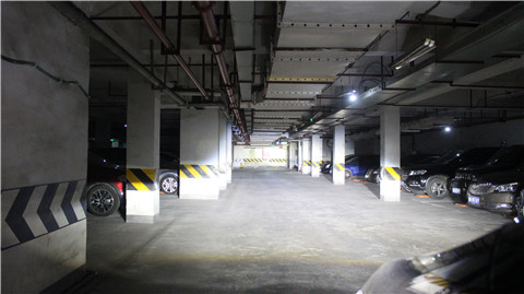 XT5車燈改裝完成后遠近光效果展示