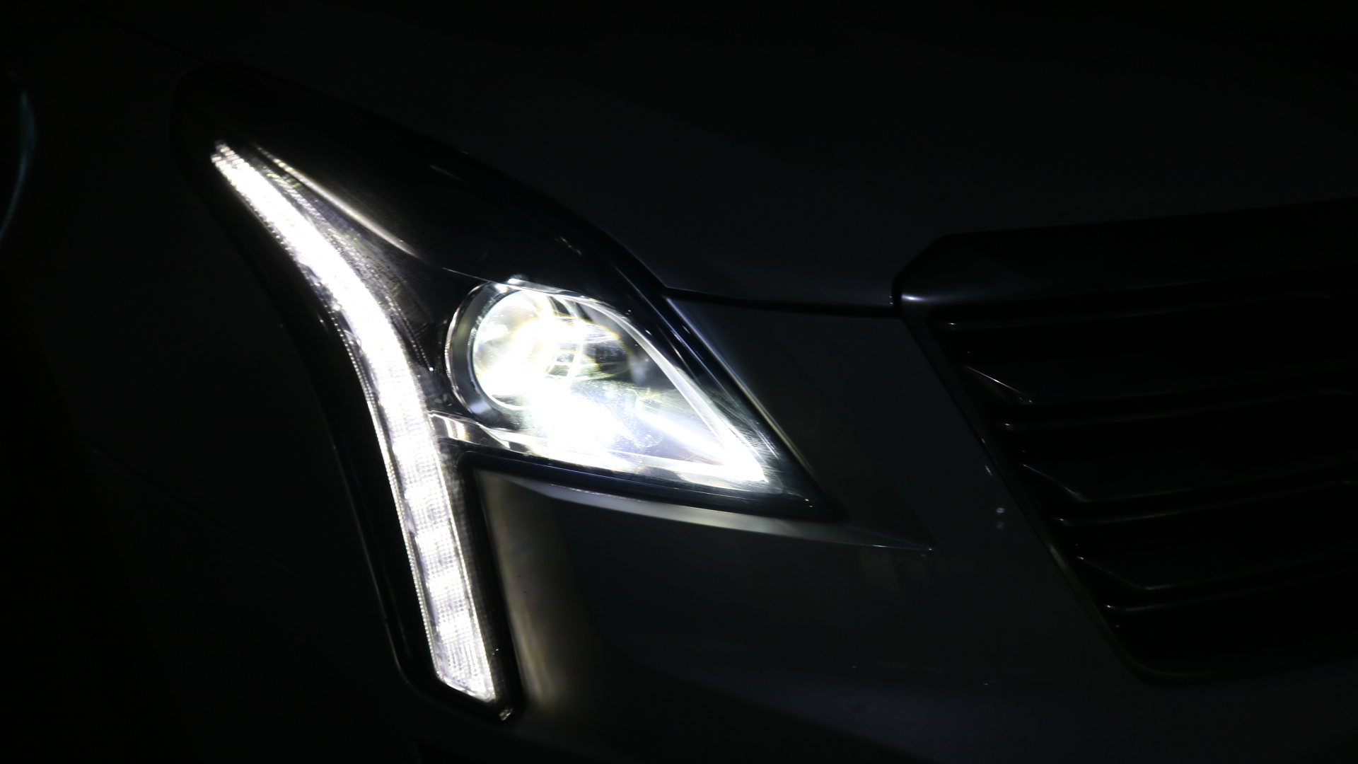 xt5車(chē)燈改裝效果