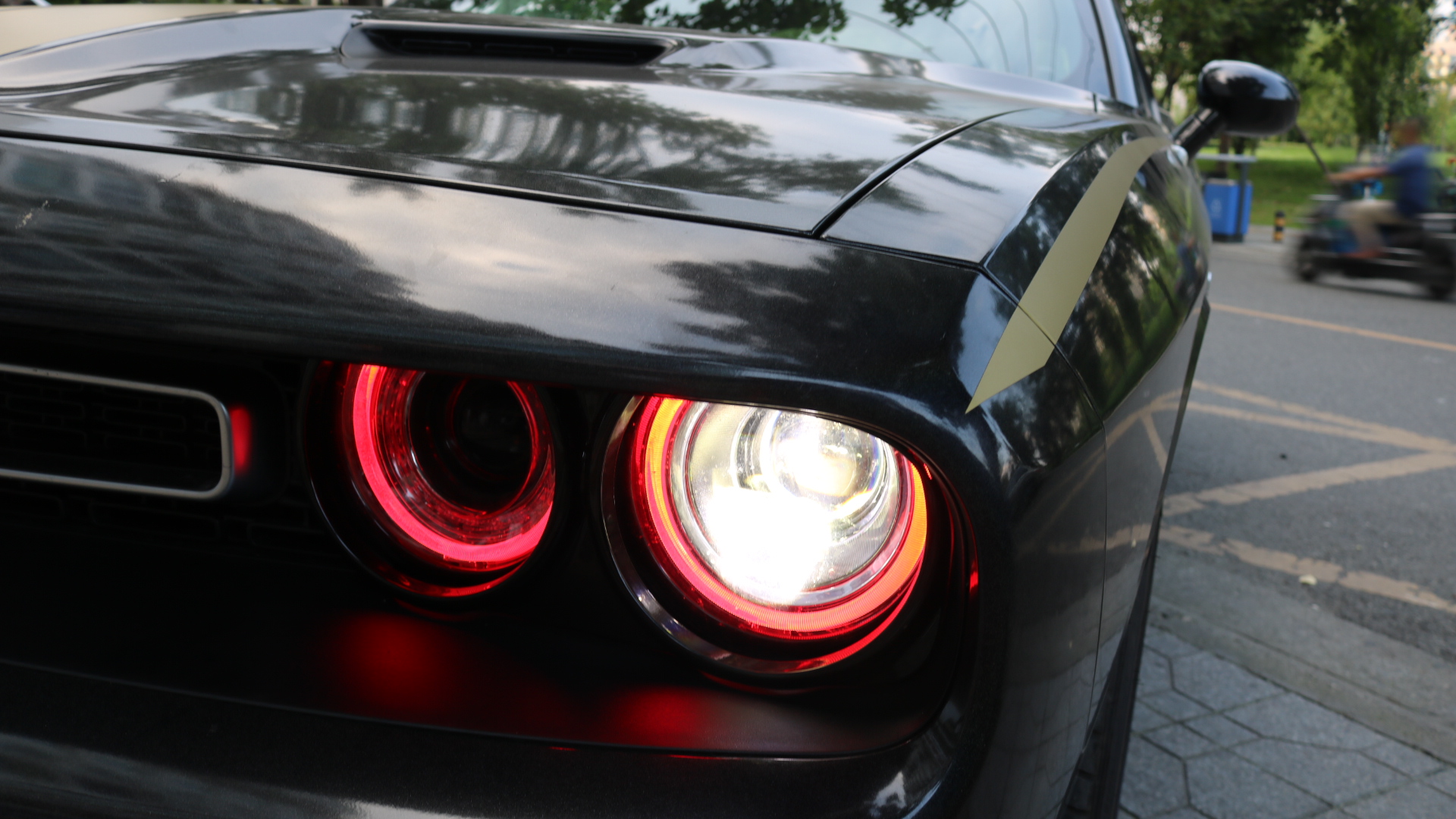 道奇挑戰(zhàn)者車燈改裝效果 道奇挑戰(zhàn)者車燈改裝效果