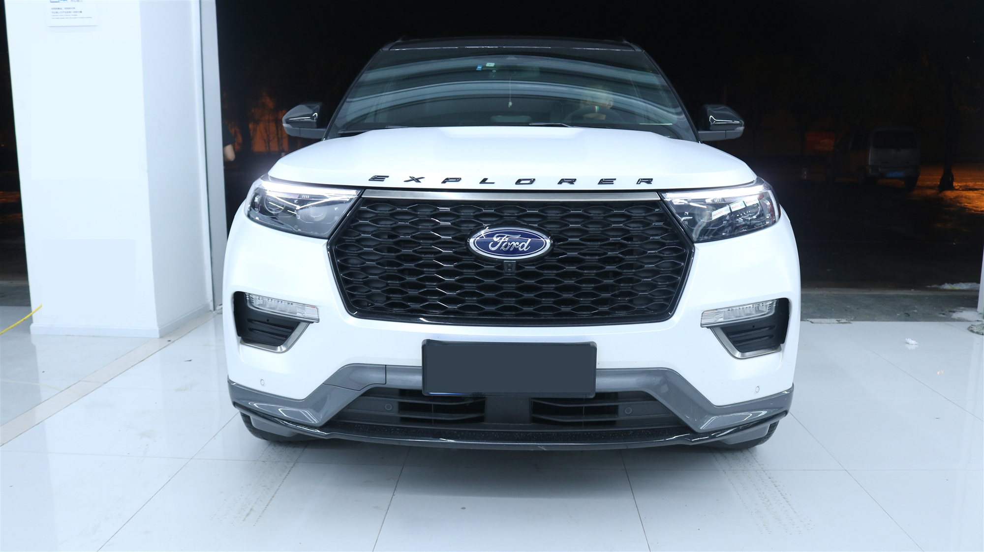 成都天一車燈實拍福特探險者車燈改裝四透鏡大燈效果